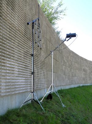 Schallabsorptionsmessgerät AcoustiAdrienne zur zerstörungsfreien Messung von Schallabsorptionsgrad, Schalldämmung und Schallbeugung an Lärmschutzwand in situ